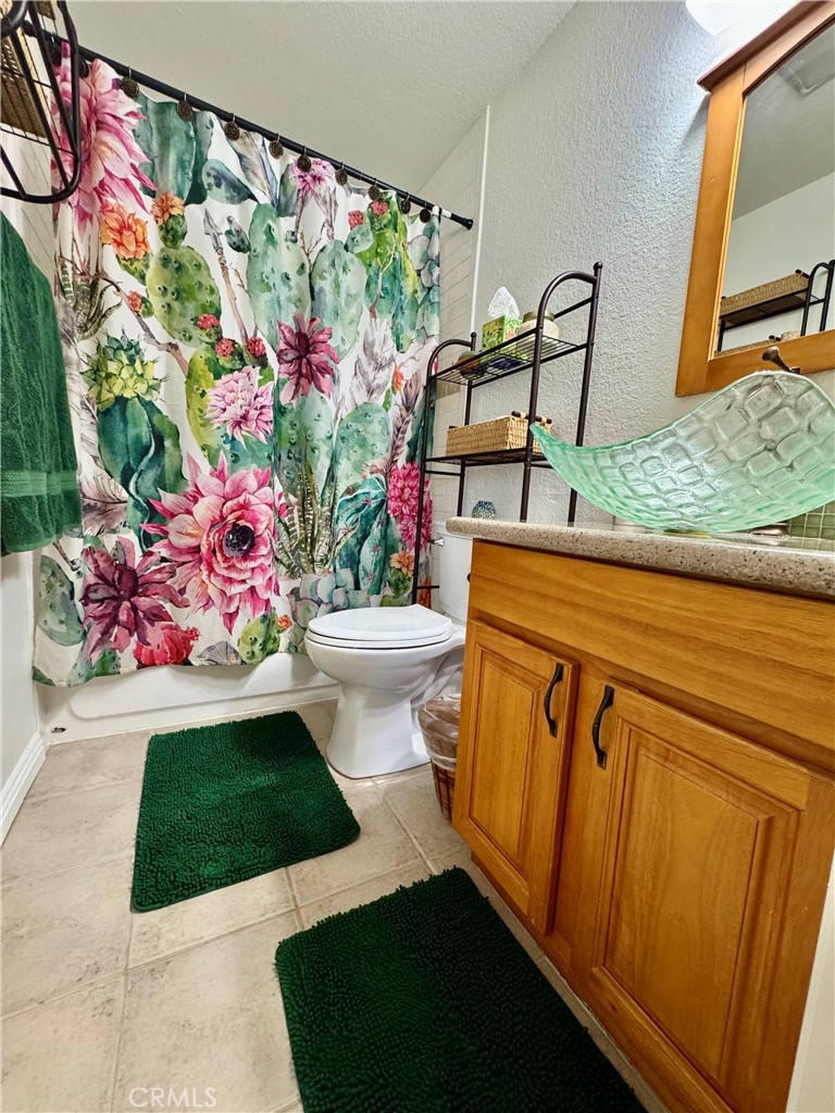 https://media.crmls.org/medias/6cd30697-a351-4fd0-9390-78f5b4ec071f.jpg?preset=X-Large