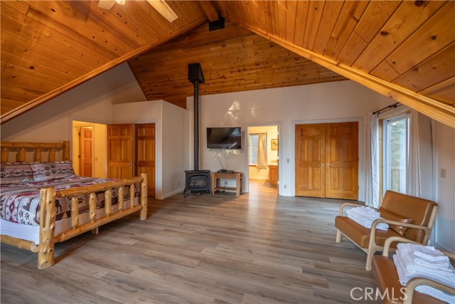 Detail Gallery Image 32 of 41 For 125 Starvation Flats Rd, Big Bear Lake,  CA 92315 - 4 Beds | 5/1 Baths