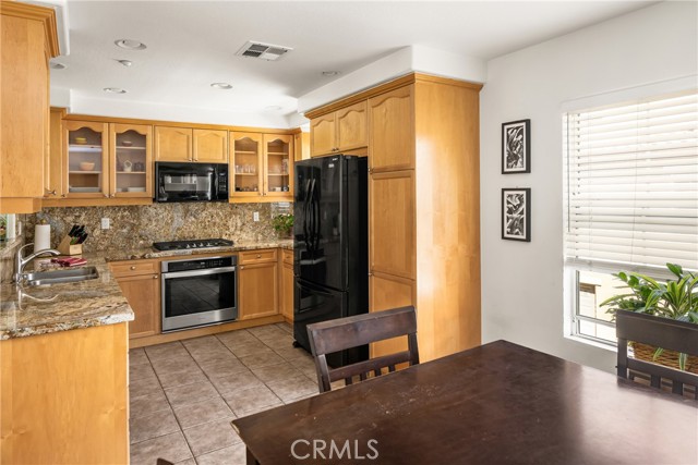 92 Chula Vista, Irvine CA: https://media.crmls.org/medias/6cd3adc9-0640-4bd8-83d5-82f9c993b768.jpg