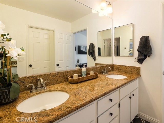 Detail Gallery Image 24 of 40 For 13060 Sycamore Village Dr, Norwalk,  CA 90650 - 2 Beds | 2/1 Baths