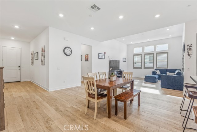 Detail Gallery Image 4 of 26 For 27227 Diamond Peak Ln #302,  Valencia,  CA 91381 - 4 Beds | 3/1 Baths