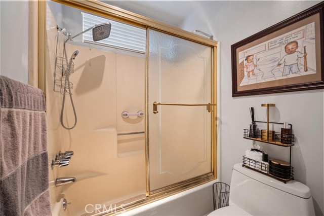 Detail Gallery Image 24 of 34 For 4634 Don Lorenzo Dr a,  Los Angeles,  CA 90008 - 3 Beds | 2/1 Baths