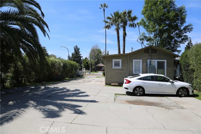 Detail Gallery Image 5 of 8 For 398 N Holliston Ave, Pasadena,  CA 91106 - 3 Beds | 2 Baths