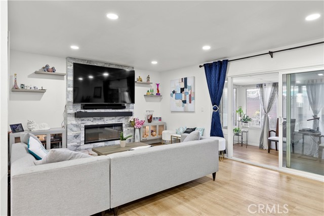Detail Gallery Image 8 of 28 For 6002 Calvin Cir, Huntington Beach,  CA 92647 - 3 Beds | 2 Baths