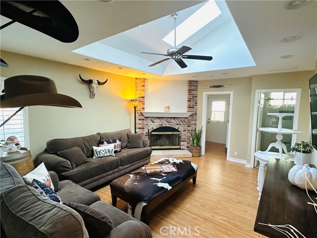 Detail Gallery Image 15 of 35 For 11152 Ticonderoga Dr, Los Alamitos,  CA 90720 - 4 Beds | 3 Baths