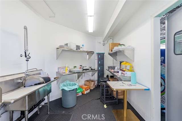  Commercial for Sale in Sun Valley, California