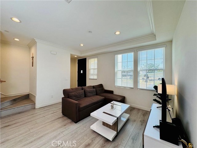 118 N Allen Ave, Pasadena CA: https://media.crmls.org/medias/6cd6b5ae-54c1-4bdb-a2ed-40b53f137b4a.jpg
