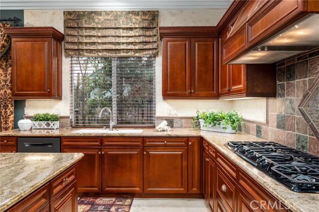 Detail Gallery Image 38 of 72 For 19782 Red Roan Ln, Yorba Linda,  CA 92886 - 6 Beds | 5/1 Baths