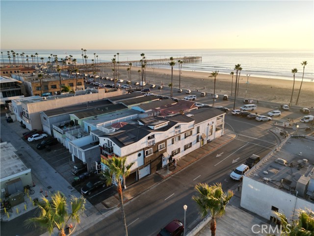 Detail Gallery Image 2 of 17 For 2214 W Oceanfront a,  Newport Beach,  CA 92663 - 3 Beds | 2 Baths