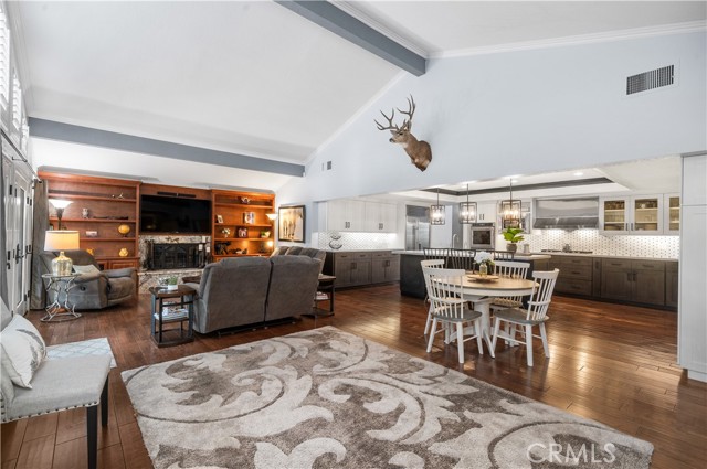 2565 Cliff Rd, Upland CA: https://media.crmls.org/medias/6cd8c60e-5355-4c69-921a-749b746661f0.jpg