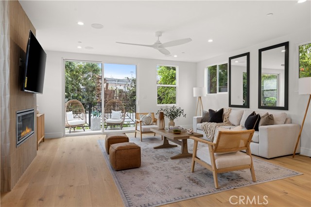 1212 19th Street, Hermosa Beach, California 90254, 4 Bedrooms Bedrooms, ,4 BathroomsBathrooms,Residential,For Sale,19th,SB26062974