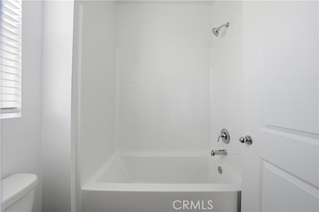 Detail Gallery Image 22 of 31 For 9427 N Sepulveda Blvd. #5,  North Hills,  CA 91343 - 3 Beds | 2/1 Baths