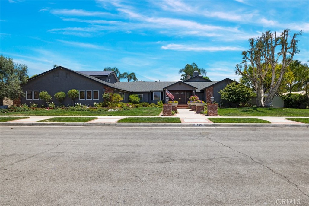 626 N Mountain View Place, Fullerton, CA 92831