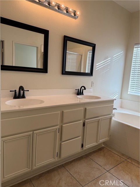 Detail Gallery Image 12 of 31 For 14651 Indian Wells, Victorville,  CA 92394 - 4 Beds | 3 Baths