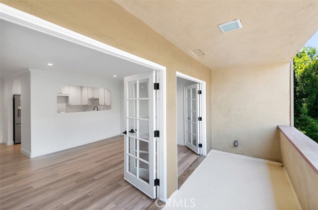 Detail Gallery Image 14 of 16 For 12500 Huston St #201,  Valley Village,  CA 91607 - 3 Beds | 2 Baths