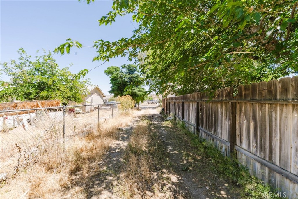 https://media.crmls.org/medias/6cda1cfe-8f48-47cd-b7ee-293b213d3e68.jpg?preset=X-Large