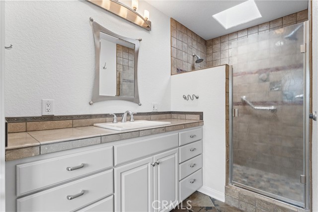 12172 Woodlawn Avenue, North Tustin CA: https://media.crmls.org/medias/6cda3597-a1f3-4f96-941f-b9937a6c248c.jpg