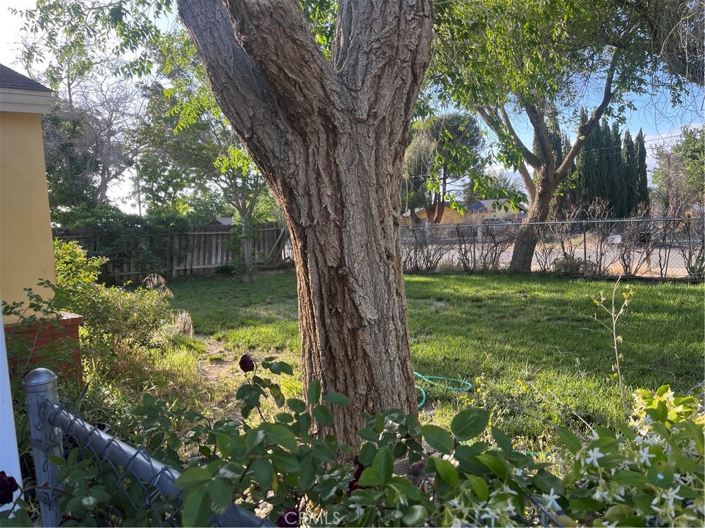 https://media.crmls.org/medias/6cdaeff9-dc7e-4090-b3c5-c796fb665eda.jpg?preset=X-Large