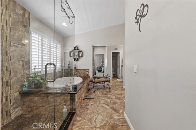 Image 28 of 53 For 22701 Foxridge