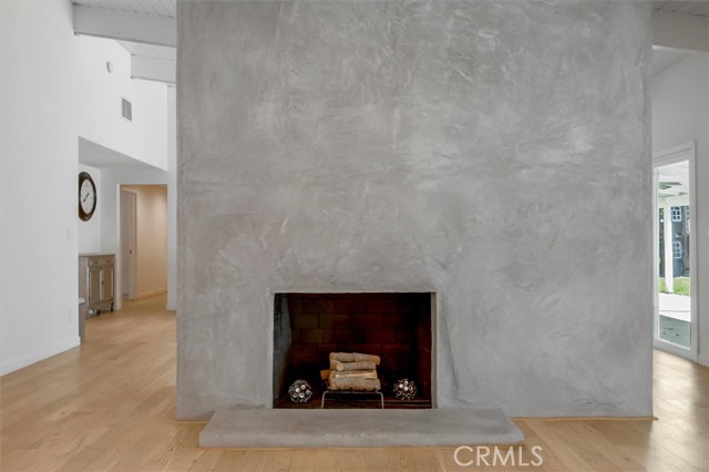 Detail Gallery Image 13 of 66 For 24216 Calvert St, Woodland Hills,  CA 91367 - 5 Beds | 3/1 Baths