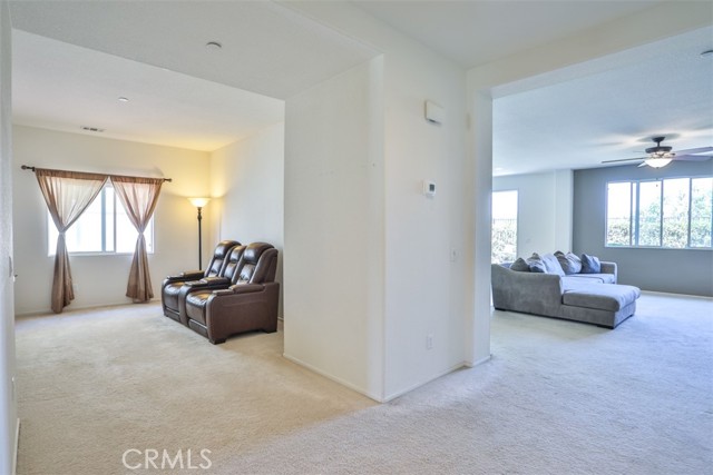 Detail Gallery Image 5 of 33 For 4146 Lovitt Cir, Lake Elsinore,  CA 92530 - 3 Beds | 2 Baths