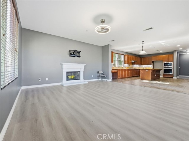 Detail Gallery Image 10 of 60 For 2947 Gilbert Ave, Corona,  CA 92881 - 6 Beds | 4/1 Baths