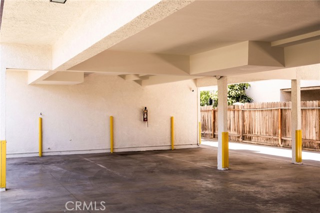 Detail Gallery Image 15 of 17 For 13025 Roselle Ave #4,  Hawthorne,  CA 90250 - 2 Beds | 1 Baths