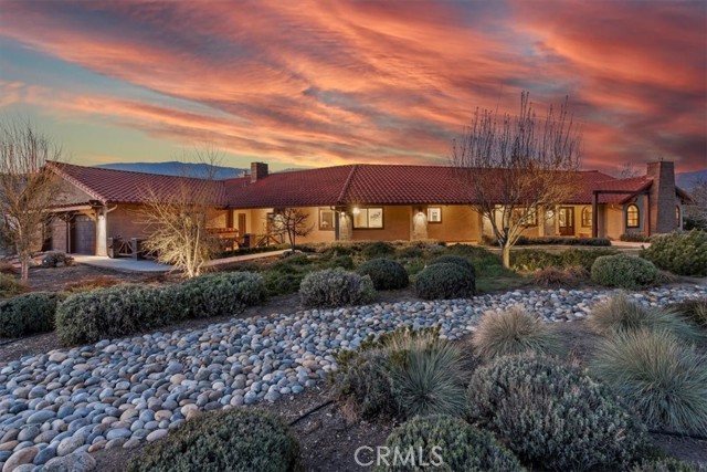 Detail Gallery Image 3 of 73 For 28601 Cumberland Rd, Tehachapi,  CA 93561 - 5 Beds | 4 Baths