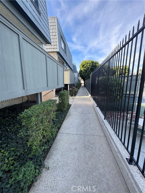 Detail Gallery Image 23 of 30 For 18550 Hatteras St #86,  Tarzana,  CA 91356 - 2 Beds | 3 Baths