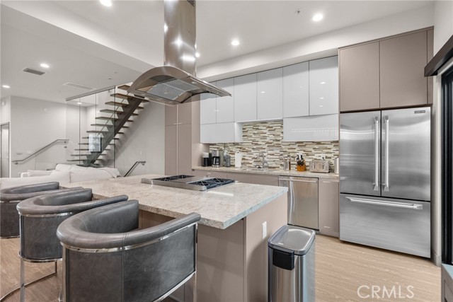 Detail Gallery Image 17 of 37 For 18703 Redwing St, Tarzana,  CA 91356 - 3 Beds | 2/1 Baths