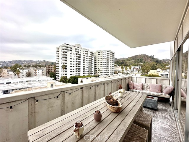 Detail Gallery Image 7 of 29 For 7135 Hollywood Bld #909,  Los Angeles,  CA 90046 - 1 Beds | 2 Baths