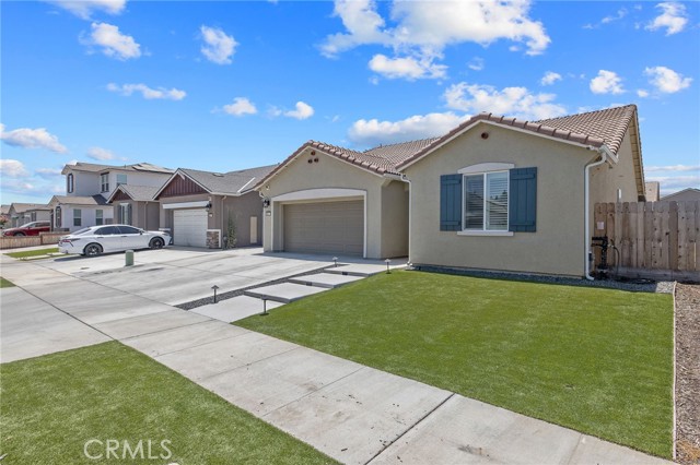 Detail Gallery Image 2 of 41 For 3531 E Laura Ct, Visalia,  CA 93292 - 3 Beds | 2 Baths