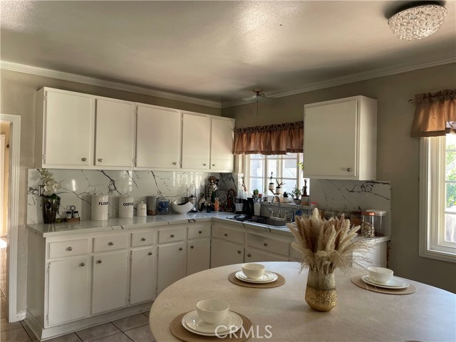 513 S Shelton Street, Santa Ana CA: https://media.crmls.org/medias/6cdf2c0b-4310-4181-94af-45bbaf2ee5a9.jpg