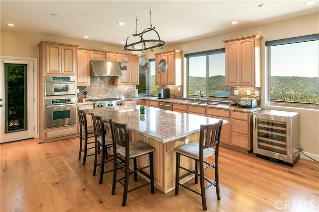 Detail Gallery Image 6 of 40 For 27692 Caribou Dr, Lake Arrowhead,  CA 92352 - 4 Beds | 2/1 Baths