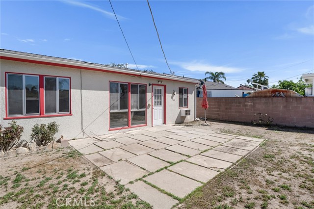 Detail Gallery Image 20 of 24 For 8207 Yarmouth, Reseda,  CA 91335 - 4 Beds | 2 Baths