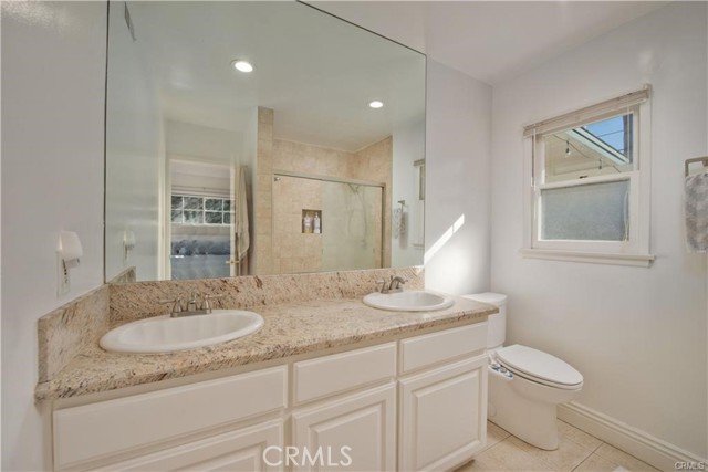 Detail Gallery Image 9 of 31 For 23652 Collins St, Woodland Hills,  CA 91367 - 4 Beds | 2 Baths