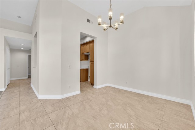 Detail Gallery Image 8 of 26 For 3160 Altura Cir #203,  Corona,  CA 92882 - 2 Beds | 2 Baths