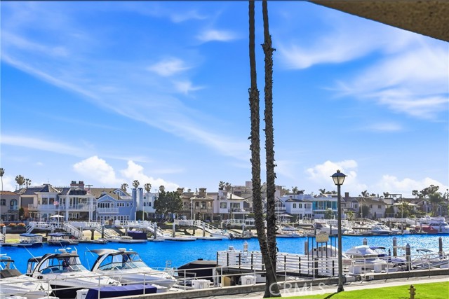 Detail Gallery Image 24 of 70 For 383 Bay Shore #203,  Long Beach,  CA 90803 - 2 Beds | 2 Baths