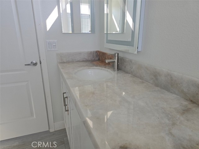 21500 Lassen, Chatsworth CA: https://media.crmls.org/medias/6ce1b9b4-dfdd-44e4-bf1d-8e5e9365bbaf.jpg