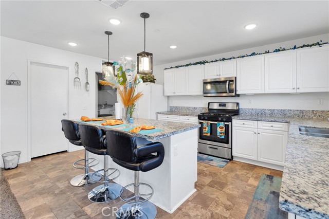 Detail Gallery Image 27 of 63 For 14482 Sweetgrass Pl, Victorville,  CA 92394 - 6 Beds | 2/1 Baths