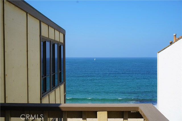 625 Esplanade, Redondo Beach, California 90277, 2 Bedrooms Bedrooms, ,2 BathroomsBathrooms,Residential,Sold,Esplanade,SB17235594