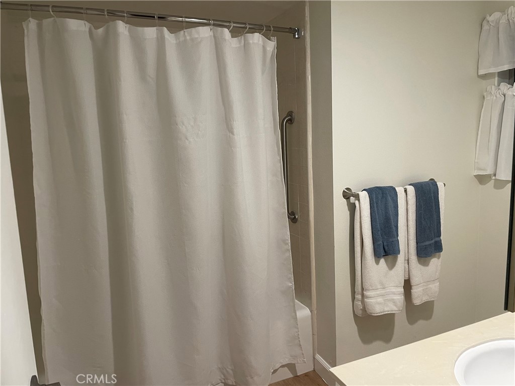 https://media.crmls.org/medias/6ce38be9-37ae-466a-85c4-006d2eb50460.jpg?preset=X-Large