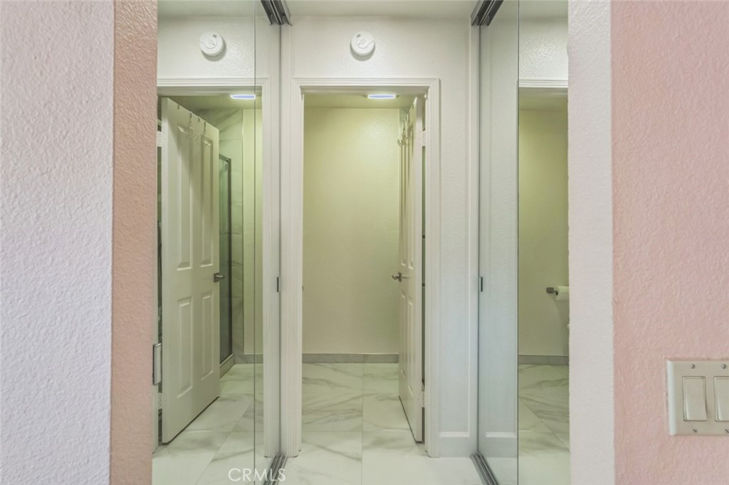 https://media.crmls.org/medias/6ce5021d-61e6-446d-9b14-a46243f9eef7.jpg?preset=X-Large