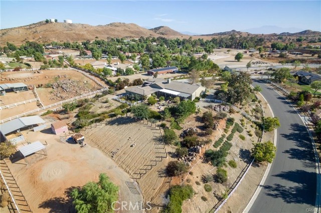 23641 ROSE QUARTZ Drive, Perris CA: https://media.crmls.org/medias/6ce5297d-7e42-49fd-8c08-443e863e48c2.jpg