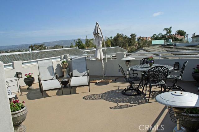 513 Juanita Avenue, Redondo Beach, California 90277, 3 Bedrooms Bedrooms, ,2 BathroomsBathrooms,Residential,Sold,Juanita,SB13146533