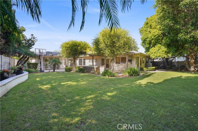 13811 Palace Way, Tustin CA: https://media.crmls.org/medias/6ce60cac-83e2-487a-b3dc-3327cfb0422d.jpg