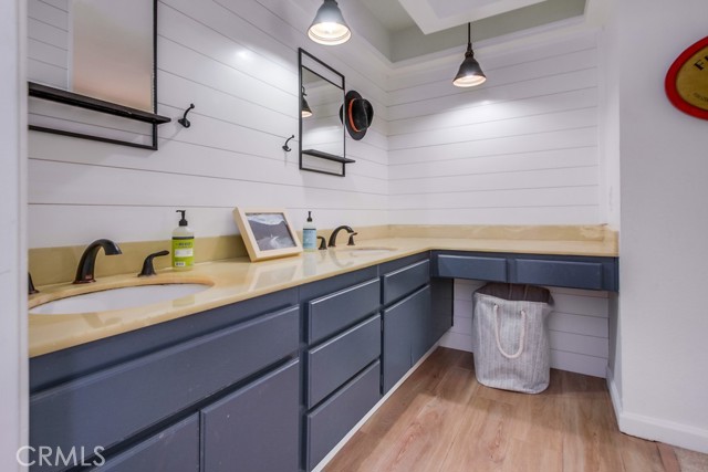 201 Todd Court, Oceanside CA: https://media.crmls.org/medias/6ce6f3c0-62e2-40b3-a940-b9c532867f50.jpg