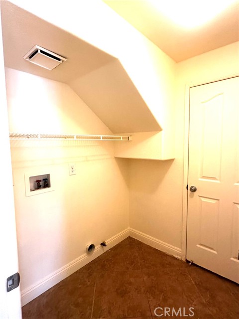 Detail Gallery Image 9 of 23 For 12433 Kokomo Cir, Victorville,  CA 92392 - 4 Beds | 3 Baths