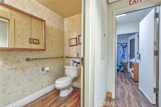 Image 40 of 52 For 16336 Whittier