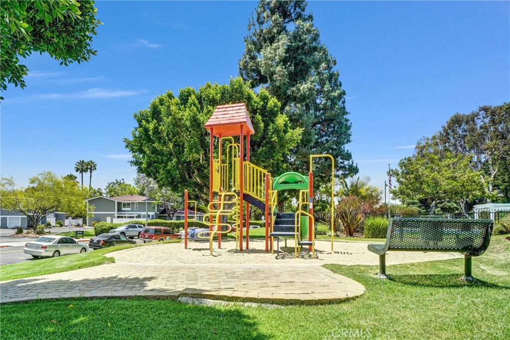 https://media.crmls.org/medias/6ce81f8a-8009-48f2-9625-facb8264e3ca.jpg?preset=X-Large